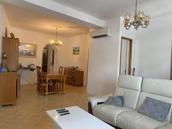 Maison de ville T8- deux appartements T4 sépares - Terrasses - Grenier - Garage / Quartier pont de bois