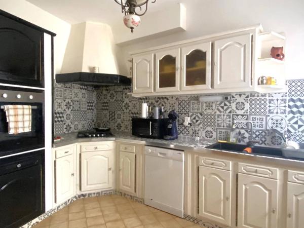 Maison de ville T8- deux appartements T4 sépares - Terrasses - Grenier - Garage / Quartier pont de bois