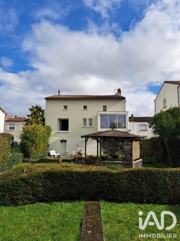Maison à vendre 7 pièces 125 m² Saintes