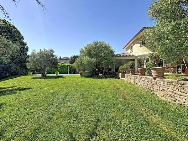 Villa dans propriété de 4000m2 d'exception