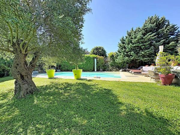 Villa dans propriété de 4000m2 d'exception
