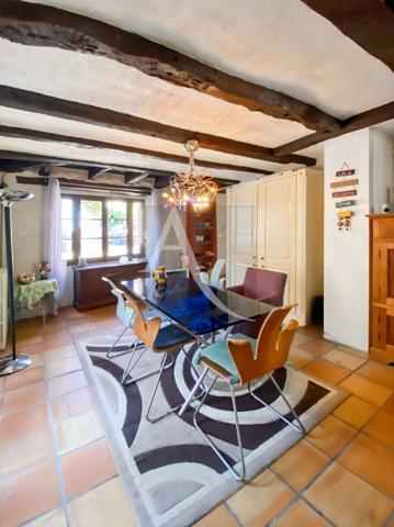 RAVISSANTE MAISON DE VILLAGE TOUTE EN PIERRE