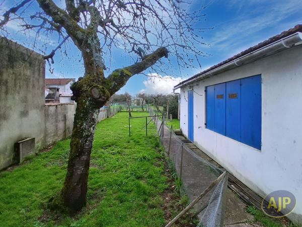 Vente maison Saintes : 159 900 € - AJP Immobilier Saintes
