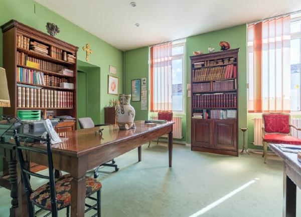 Maison à vendre    9 pièces •  Roquefort