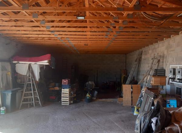 HANGAR AGRICOLE AVEC PARTIE HABITATION