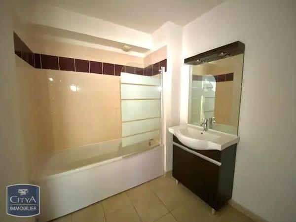 Appartement à louer 2 pièces 36.56m² Saint-Paul (97411)