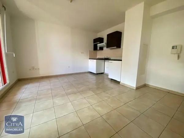 Appartement à louer 2 pièces 36.56m² Saint-Paul (97411)