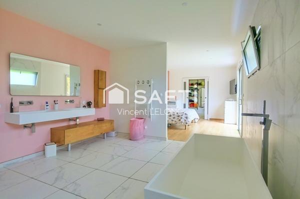 Splendide pavillon plain-pied de 182m2 au bord de la mer!