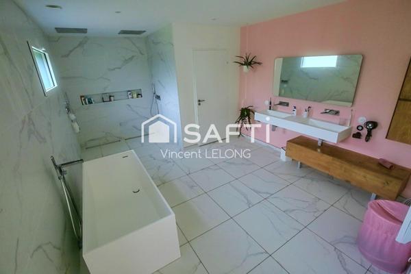 Splendide pavillon plain-pied de 182m2 au bord de la mer!