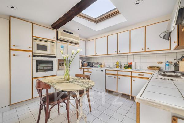 Niché au dernier étage