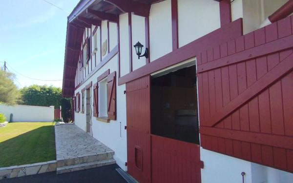 Maison à vendre    4 pièces • 157 m2 Mouguerre