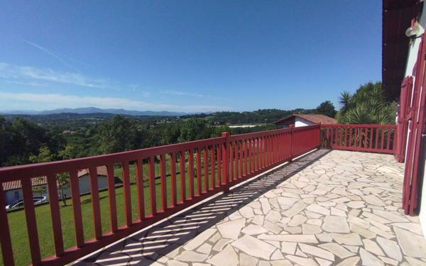 Maison à vendre    4 pièces • 157 m2 Mouguerre