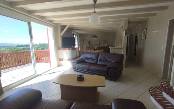 Maison à vendre    4 pièces • 157 m2 Mouguerre