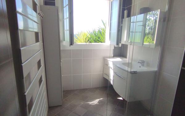 Maison à vendre    4 pièces • 157 m2 Mouguerre