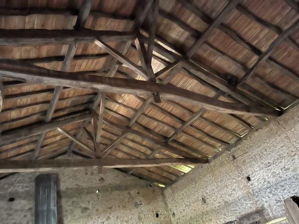 Grange à vendre |  Montbron |  1 pièce | 132,6 m²