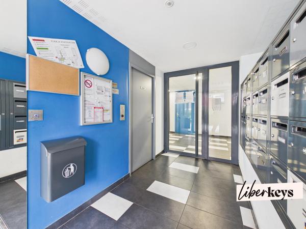 Appartement 2 pièces de 50M2 avec terrasse au 3 étage
