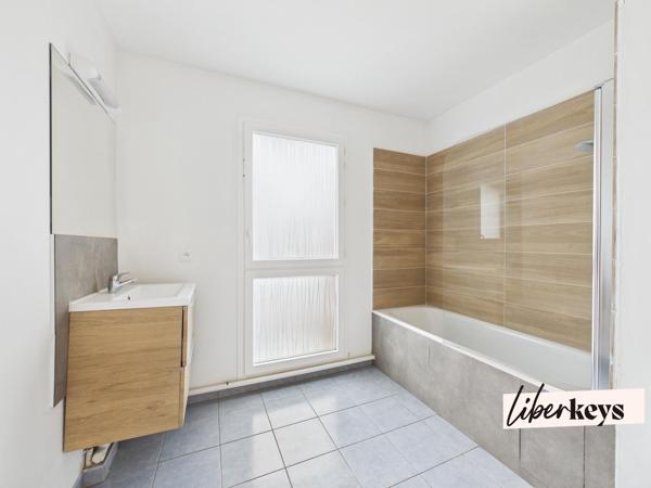 Appartement 2 pièces de 50M2 avec terrasse au 3 étage