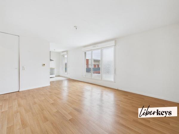 Appartement 2 pièces de 50M2 avec terrasse au 3 étage