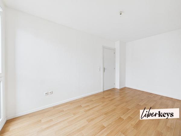 Appartement 2 pièces de 50M2 avec terrasse au 3 étage