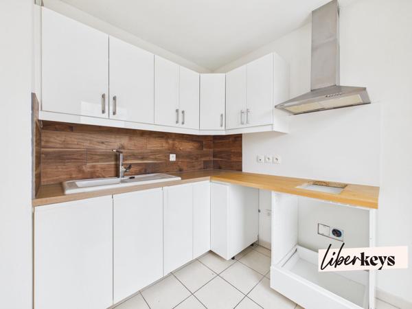 Appartement 2 pièces de 50M2 avec terrasse au 3 étage