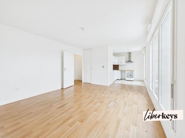 Appartement 2 pièces de 50M2 avec terrasse au 3 étage
