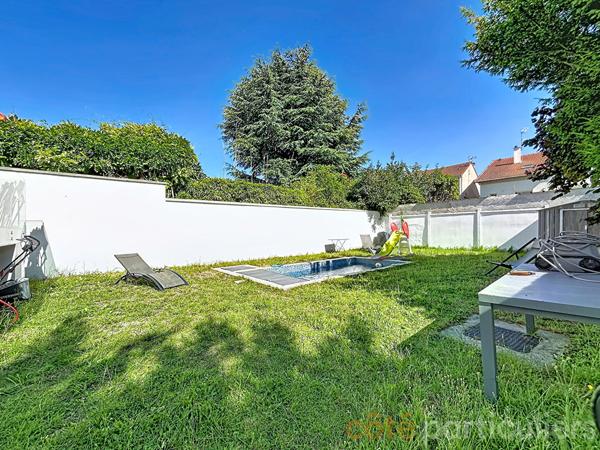 Vente
                Maison170,14 m² - 6 Pièces -
                    SAINT MAUR DES FOSSES (94100)