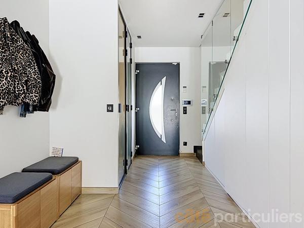 Vente
                Maison170,14 m² - 6 Pièces -
                    SAINT MAUR DES FOSSES (94100)