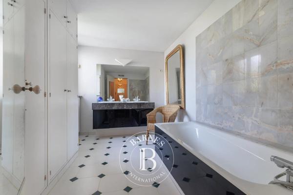Asnières-sur-Seine, Maison 5 Chambres -  210 m² à vendre