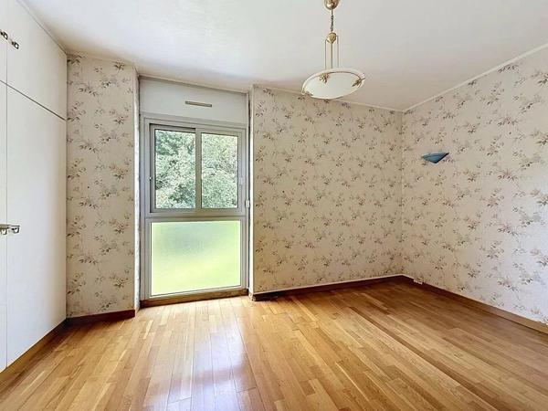 Vente                                                      Appartement
                        
                     4 pièces                      77 m2                     à Yerres