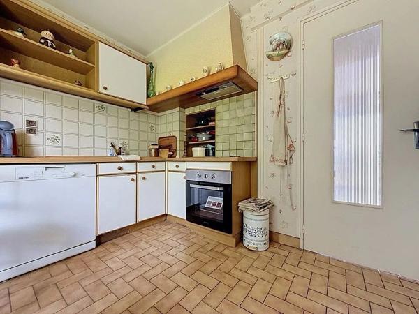 Vente                                                      Appartement
                        
                     4 pièces                      77 m2                     à Yerres