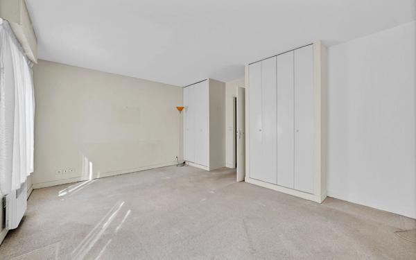 Appartement à vendre    2 pièces • 45,05 m2 Vanves