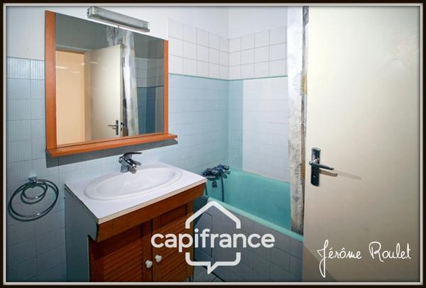 Dpt Vienne (86), à vendre POITIERS Gare Centre-ville, appartement T3 de 63,36 m² avec cave et place de parking privative