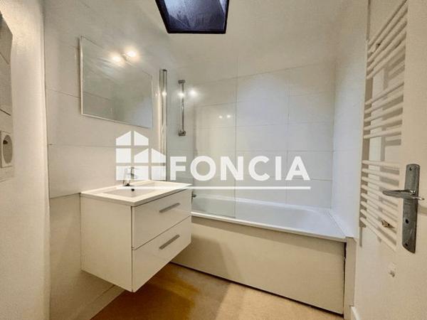 Location Appartement 3 pièces 46.35 m² - 9-11 RUE GEORGES CLEMENCEAU Versailles 78000