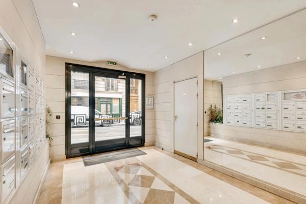 Appartement à vendre 3 pièces avec terrasse PARIS 18EME ARRONDISSEMENT (75)