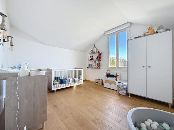 PAMIERS : FERME RENOVEE A VENDRE AVEC JARDIN, DOUBLE GARAGE ET DEPENDANCE