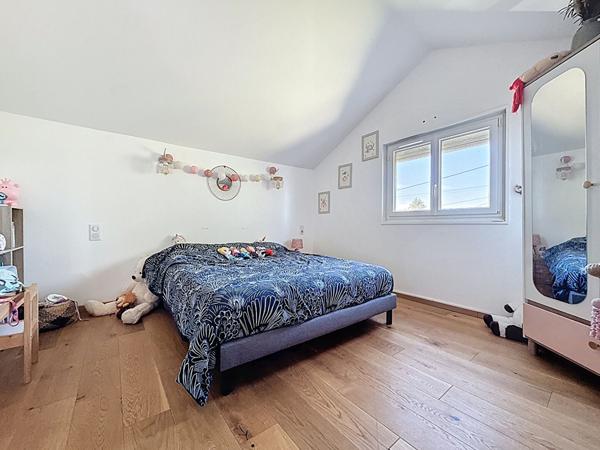 PAMIERS : FERME RENOVEE A VENDRE AVEC JARDIN, DOUBLE GARAGE ET DEPENDANCE