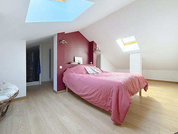 PAMIERS : FERME RENOVEE A VENDRE AVEC JARDIN, DOUBLE GARAGE ET DEPENDANCE