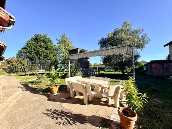 PAMIERS : FERME RENOVEE A VENDRE AVEC JARDIN, DOUBLE GARAGE ET DEPENDANCE