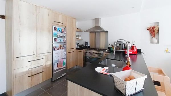 MAGNIFIQUE MAISON EN PLEIN COEUR DU VILLAGE