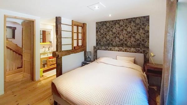 MAGNIFIQUE MAISON EN PLEIN COEUR DU VILLAGE