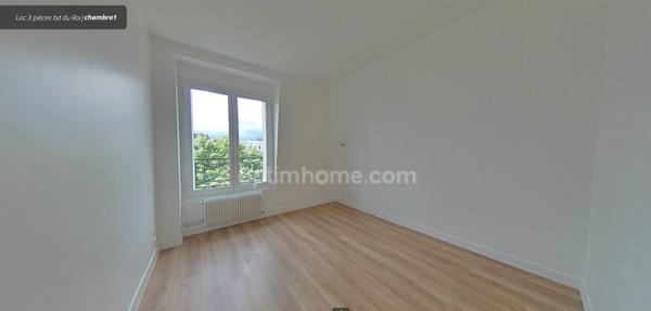 Appartement à louer 3 pièces  (78)