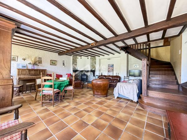 Maison ancienne de caractère – 229 m² – Vue montagnes – 7 chambres