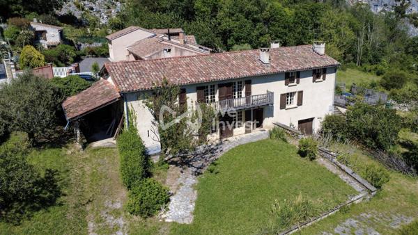 Maison ancienne de caractère – 229 m² – Vue montagnes – 7 chambres