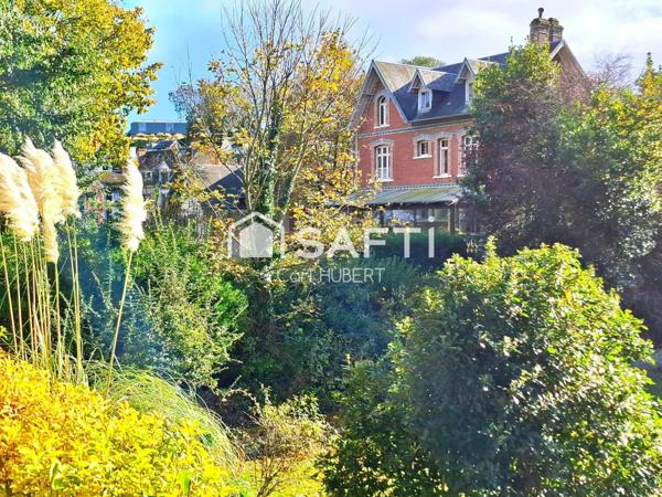 Villa rare et exceptionnelle, 275 m2 face baie
