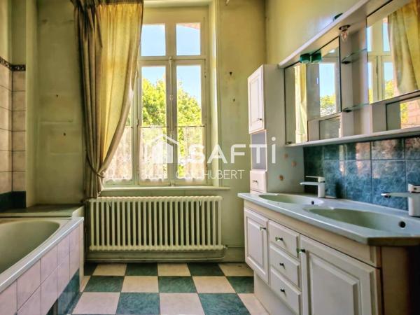 Villa rare et exceptionnelle, 275 m2 face baie