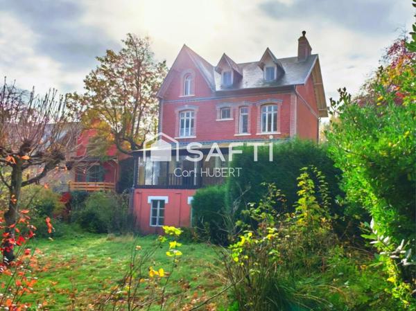 Villa rare et exceptionnelle, 275 m2 face baie