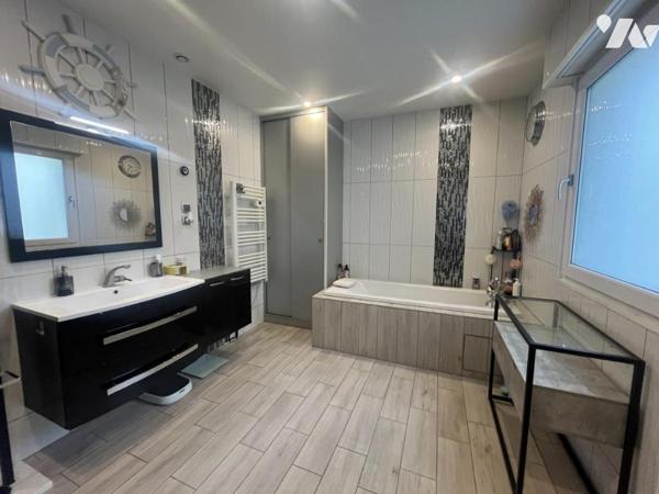 MAISON INDIVIDUELLE CONTEMPORAINE AU CALME