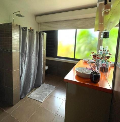 Route des plages à Remire Montjoly VILLA 5 pièce(s) 200 m2+PISCINE