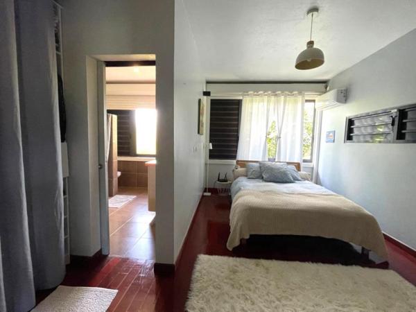 Route des plages à Remire Montjoly VILLA 5 pièce(s) 200 m2+PISCINE