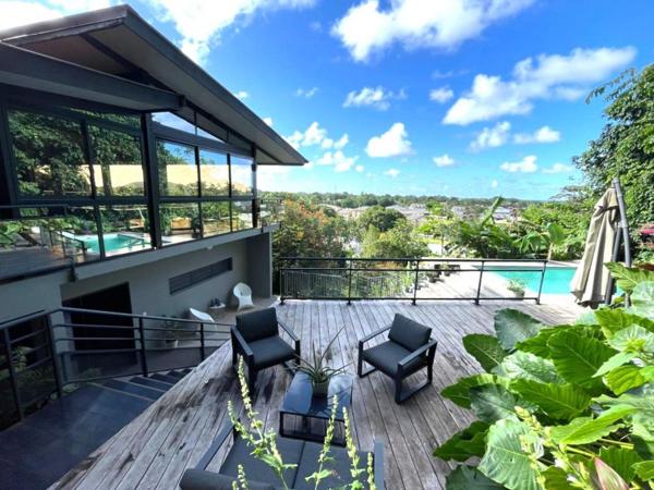 Route des plages à Remire Montjoly VILLA 5 pièce(s) 200 m2+PISCINE